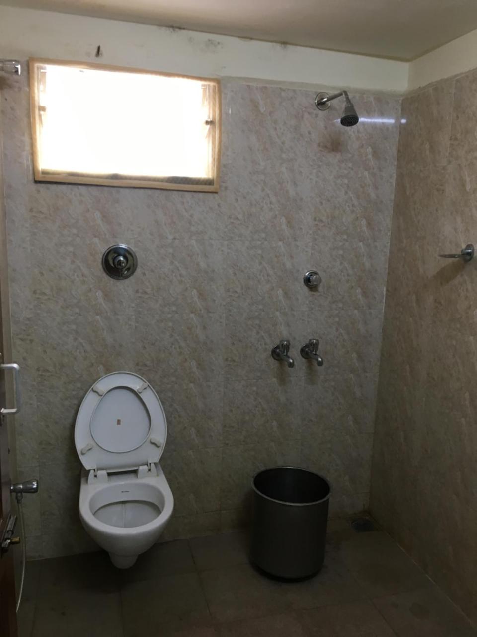 Hotel Subashini International Csennai Kültér fotó